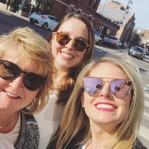 Meet your Posher, Elise